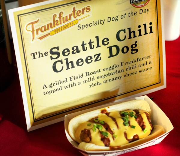 FieldRoastSafecoChiliCheezDog