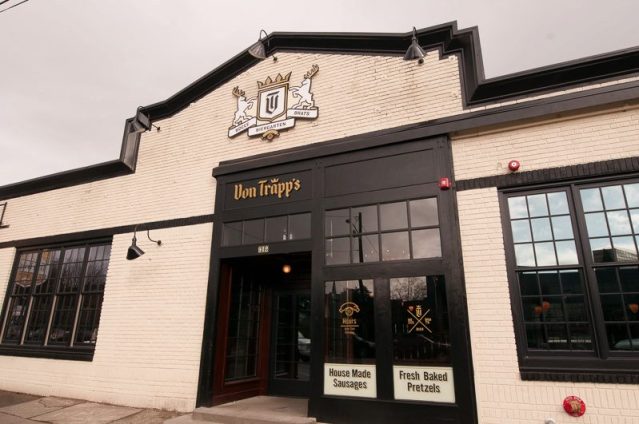 563671_559879524034357_1273703112_n