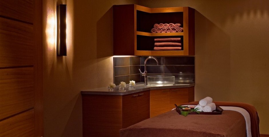 Clean, luxurious rooms.