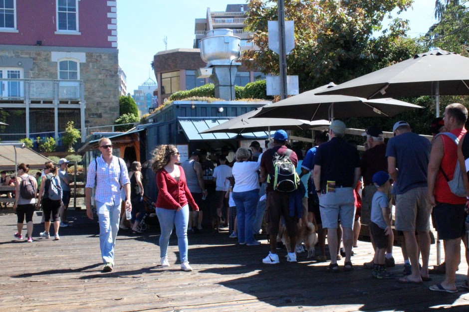 Line at Red Fish Blue Fish. Photo by Jennifer Liu.